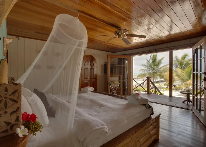 Portofino Resort-an Authentic Island Escape! Hotel