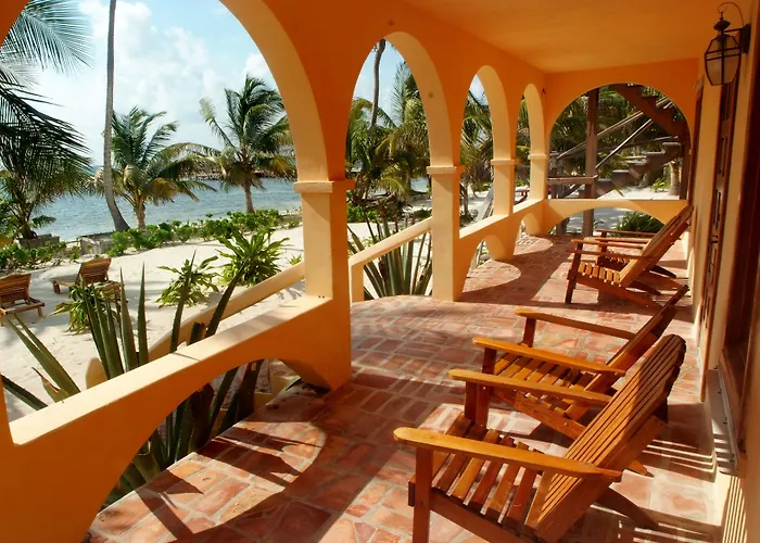 Portofino Resort-an Authentic Island Escape! Hotel